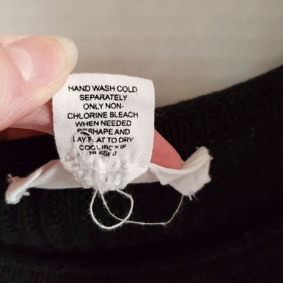 Cute pull over juniors sweater - Picture 4 of 6